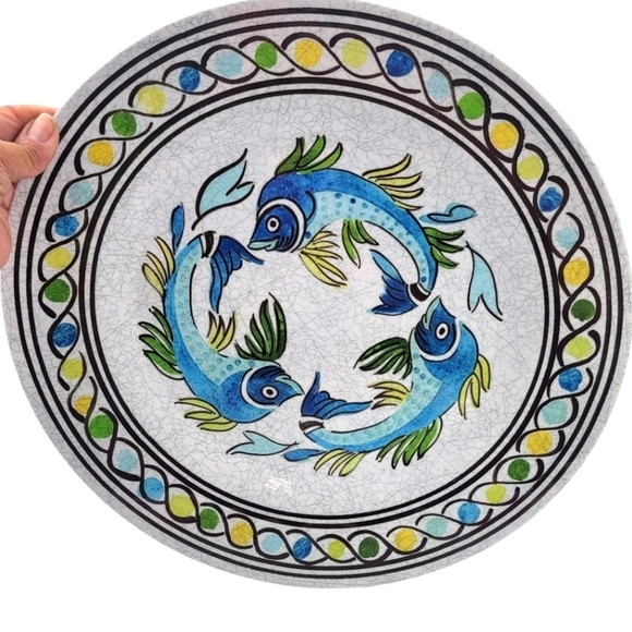 Le Cadeaux Catalina Koi Fish Melamine Plate 15" Diameter HTF - Picture 1 of 5